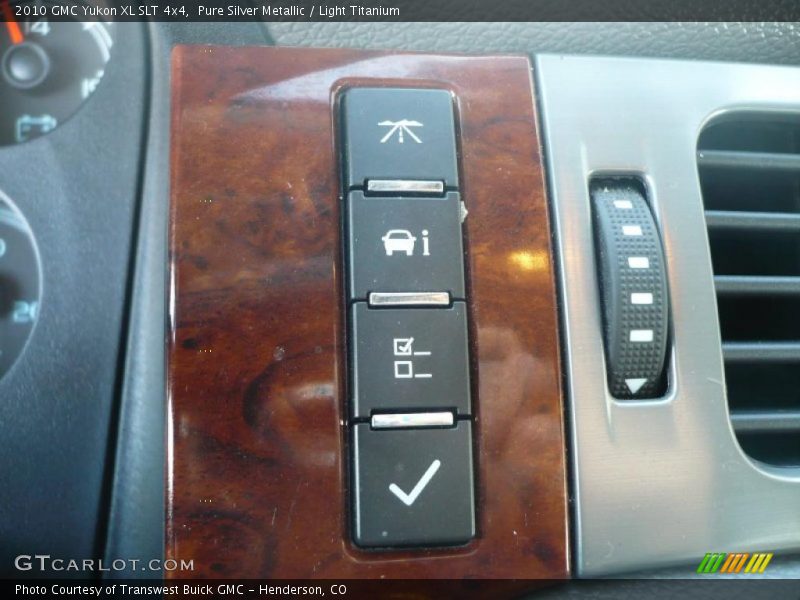 Pure Silver Metallic / Light Titanium 2010 GMC Yukon XL SLT 4x4