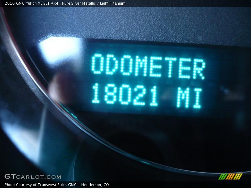 Pure Silver Metallic / Light Titanium 2010 GMC Yukon XL SLT 4x4