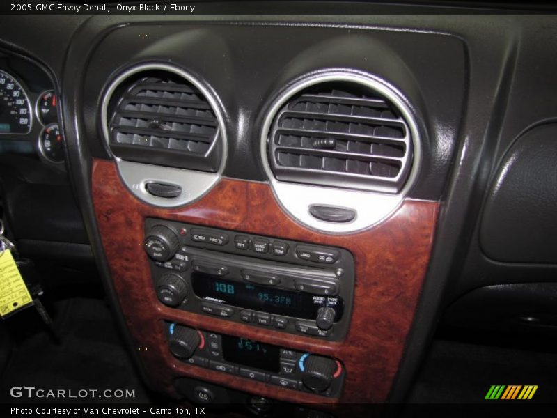 Controls of 2005 Envoy Denali