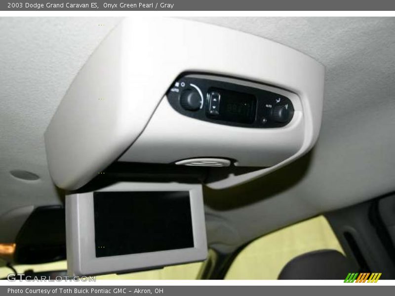 Onyx Green Pearl / Gray 2003 Dodge Grand Caravan ES