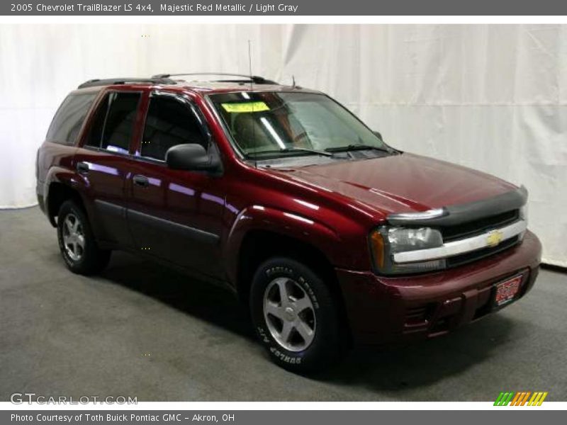 Majestic Red Metallic / Light Gray 2005 Chevrolet TrailBlazer LS 4x4