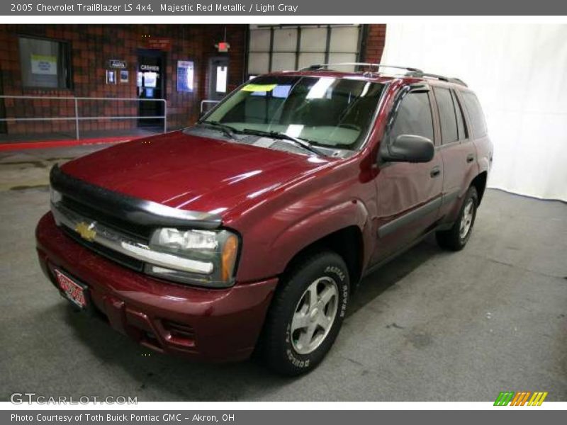 Majestic Red Metallic / Light Gray 2005 Chevrolet TrailBlazer LS 4x4