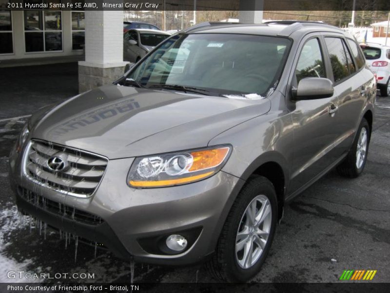 Front 3/4 View of 2011 Santa Fe SE AWD