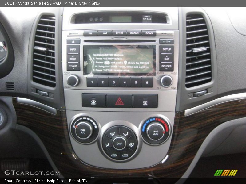 Controls of 2011 Santa Fe SE AWD