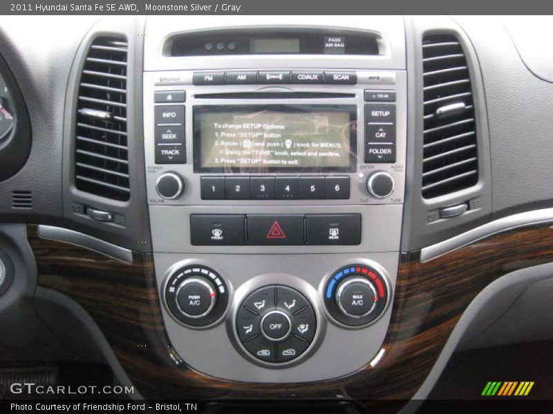 Controls of 2011 Santa Fe SE AWD