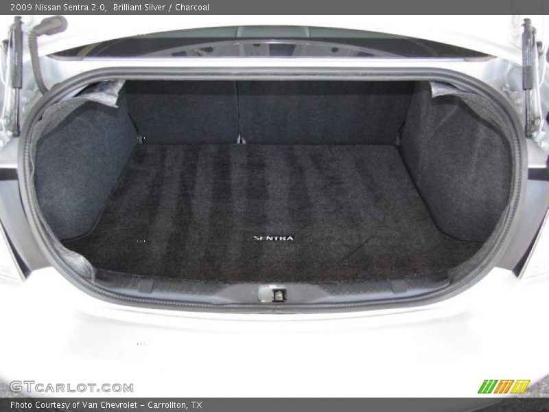 Brilliant Silver / Charcoal 2009 Nissan Sentra 2.0