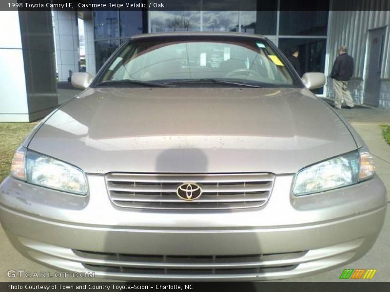 Cashmere Beige Metallic / Oak 1998 Toyota Camry LE