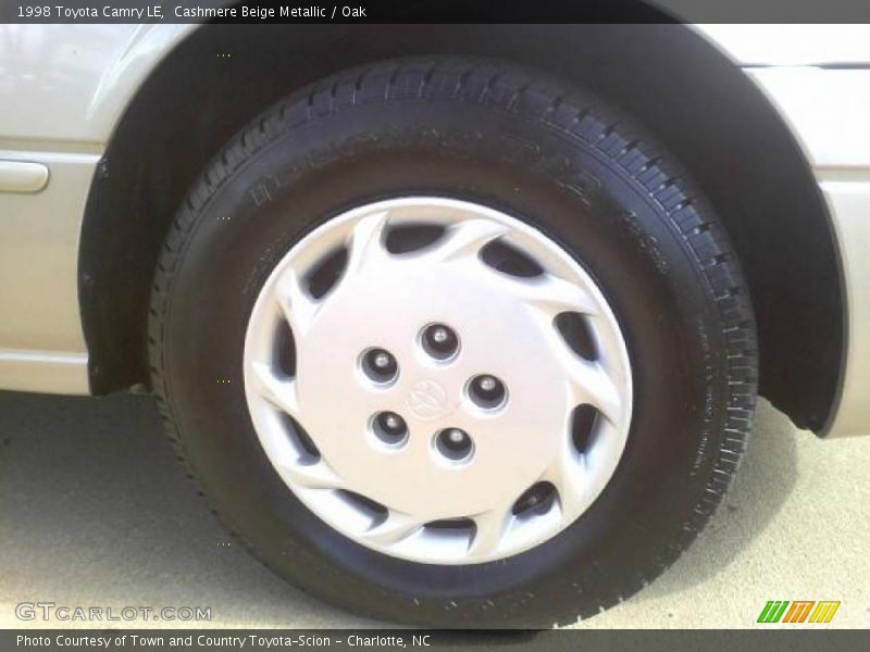 Cashmere Beige Metallic / Oak 1998 Toyota Camry LE