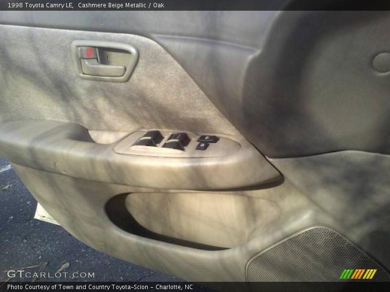 Cashmere Beige Metallic / Oak 1998 Toyota Camry LE