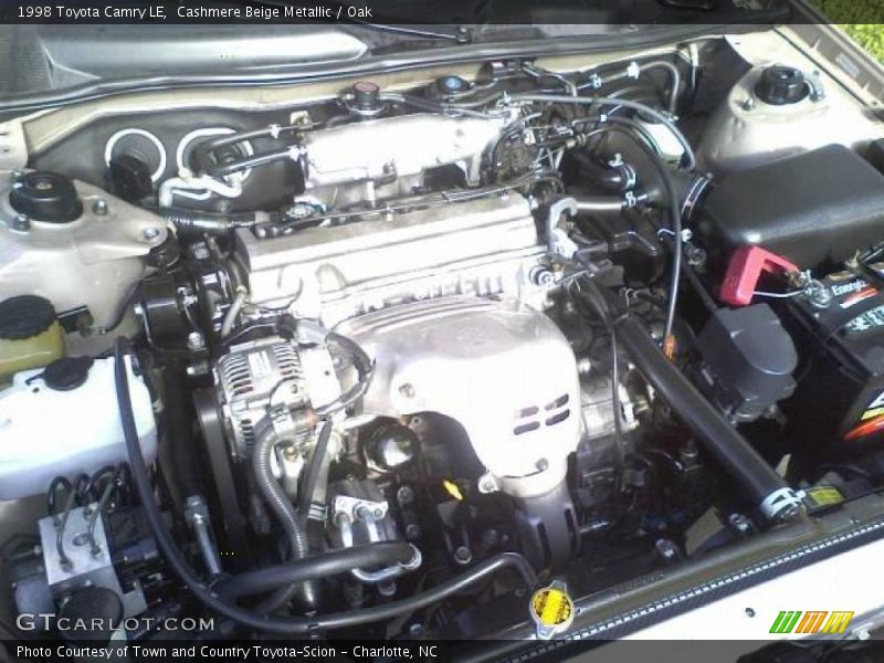 Cashmere Beige Metallic / Oak 1998 Toyota Camry LE