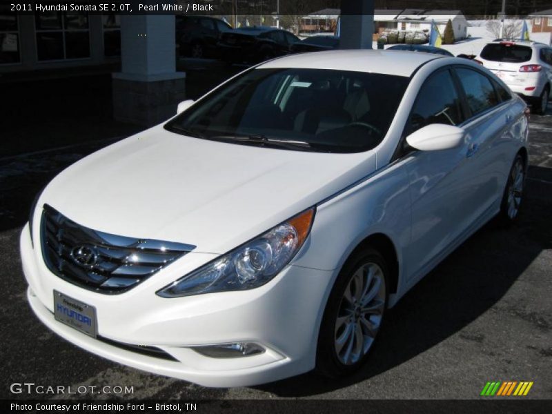 Front 3/4 View of 2011 Sonata SE 2.0T