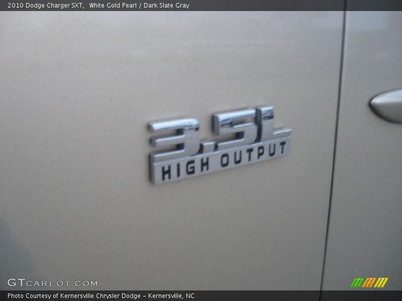 White Gold Pearl / Dark Slate Gray 2010 Dodge Charger SXT
