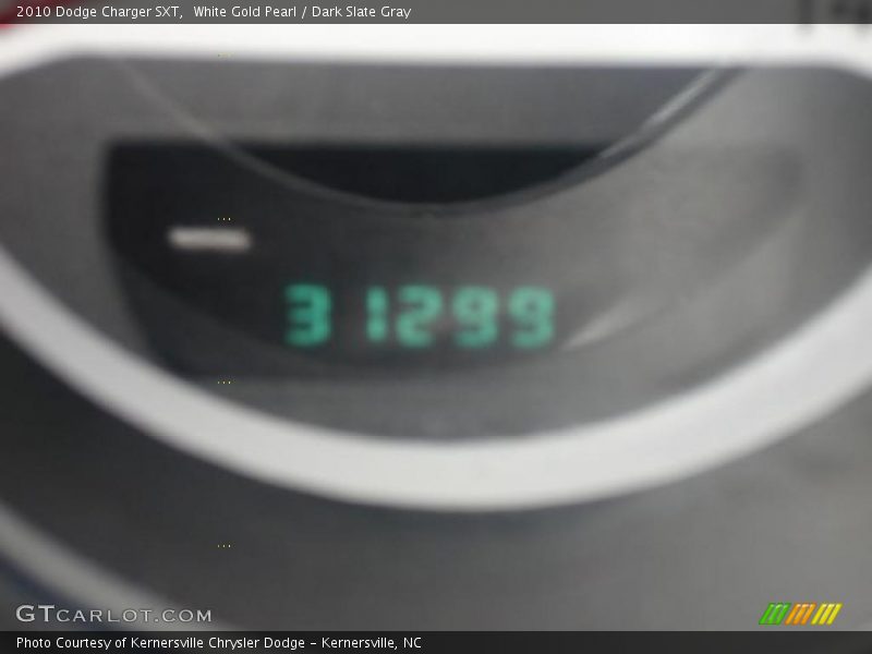 White Gold Pearl / Dark Slate Gray 2010 Dodge Charger SXT