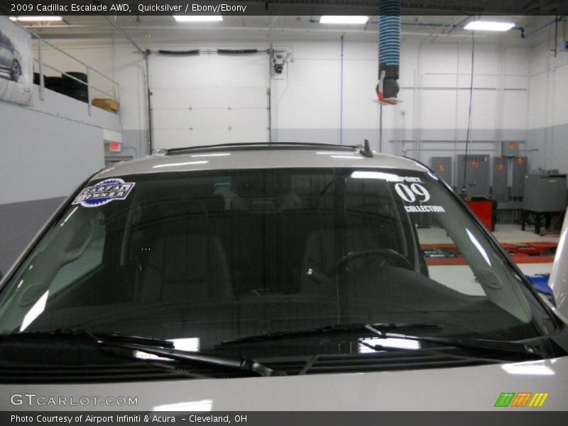 Quicksilver / Ebony/Ebony 2009 Cadillac Escalade AWD