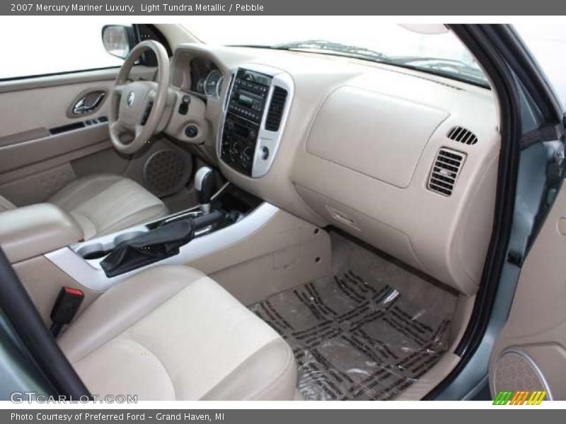  2007 Mariner Luxury Pebble Interior