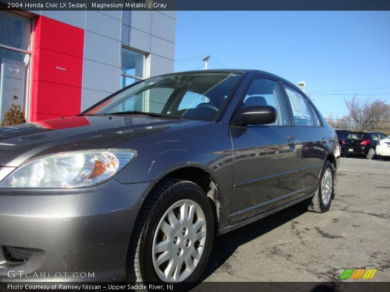 Magnesium Metallic / Gray 2004 Honda Civic LX Sedan