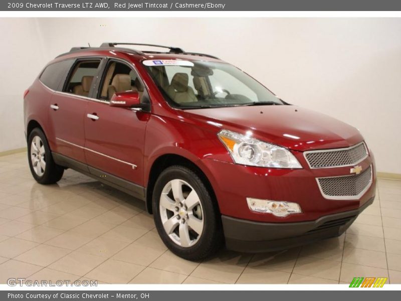 Front 3/4 View of 2009 Traverse LTZ AWD