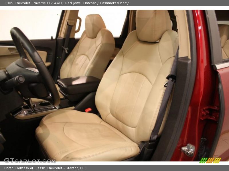  2009 Traverse LTZ AWD Cashmere/Ebony Interior
