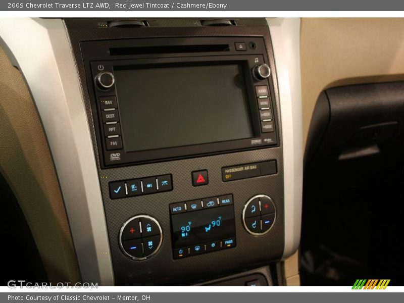 Controls of 2009 Traverse LTZ AWD