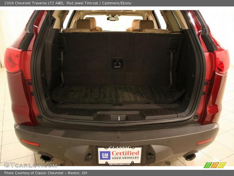  2009 Traverse LTZ AWD Trunk