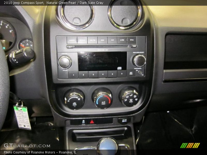 Natural Green Pearl / Dark Slate Gray 2010 Jeep Compass Sport