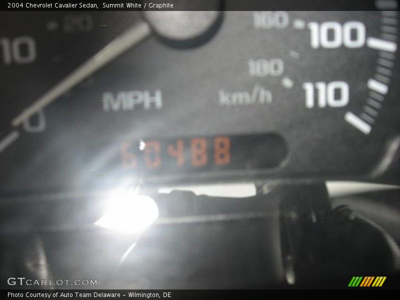 Summit White / Graphite 2004 Chevrolet Cavalier Sedan