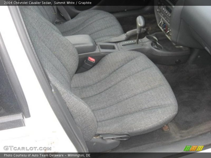 Summit White / Graphite 2004 Chevrolet Cavalier Sedan