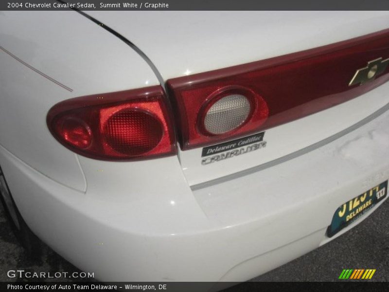Summit White / Graphite 2004 Chevrolet Cavalier Sedan