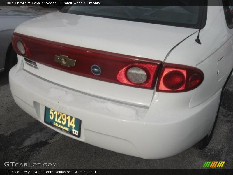 Summit White / Graphite 2004 Chevrolet Cavalier Sedan