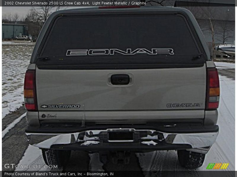 Light Pewter Metallic / Graphite 2002 Chevrolet Silverado 2500 LS Crew Cab 4x4