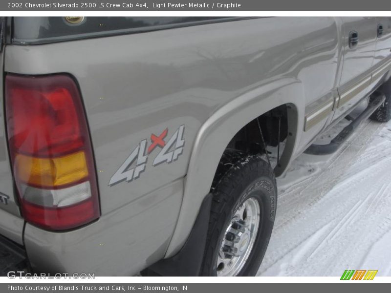 Light Pewter Metallic / Graphite 2002 Chevrolet Silverado 2500 LS Crew Cab 4x4