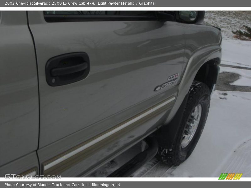 Light Pewter Metallic / Graphite 2002 Chevrolet Silverado 2500 LS Crew Cab 4x4