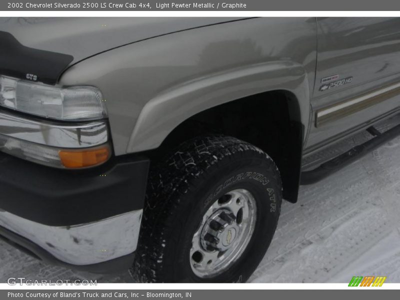 Light Pewter Metallic / Graphite 2002 Chevrolet Silverado 2500 LS Crew Cab 4x4