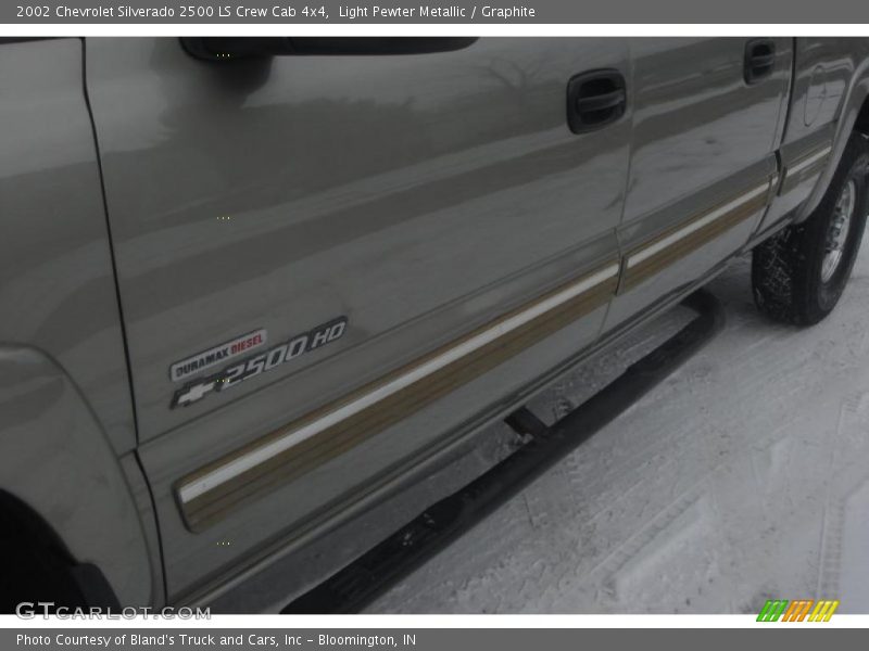 Light Pewter Metallic / Graphite 2002 Chevrolet Silverado 2500 LS Crew Cab 4x4