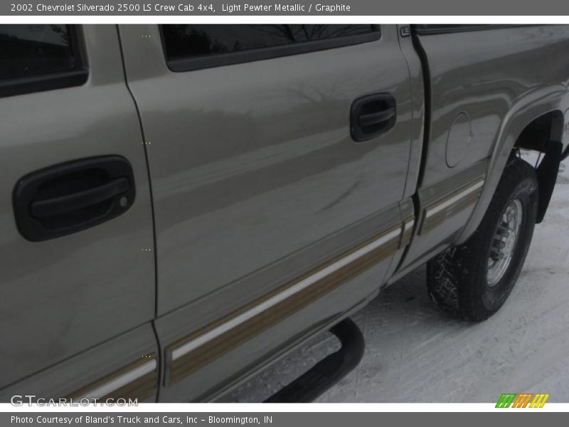 Light Pewter Metallic / Graphite 2002 Chevrolet Silverado 2500 LS Crew Cab 4x4