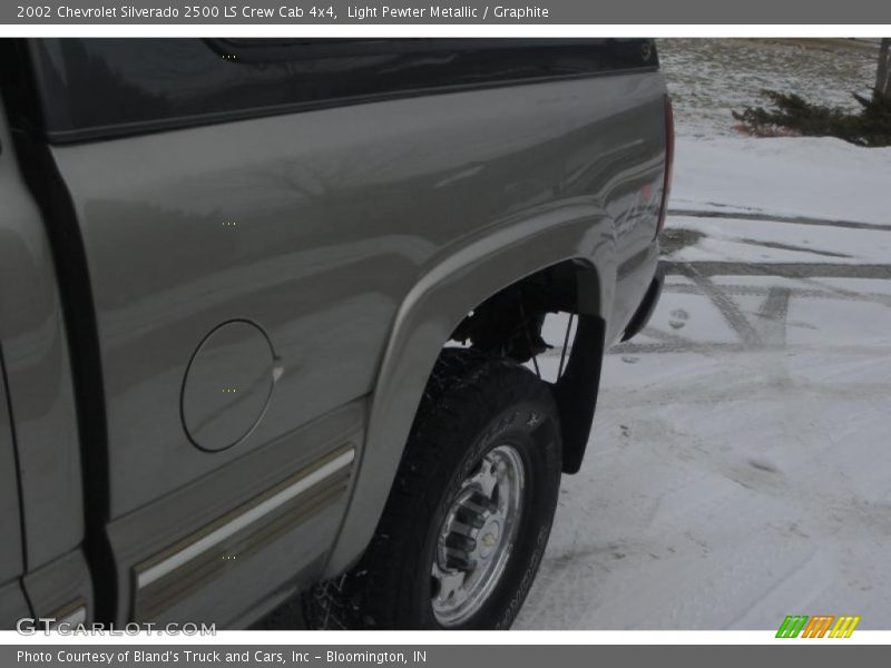 Light Pewter Metallic / Graphite 2002 Chevrolet Silverado 2500 LS Crew Cab 4x4