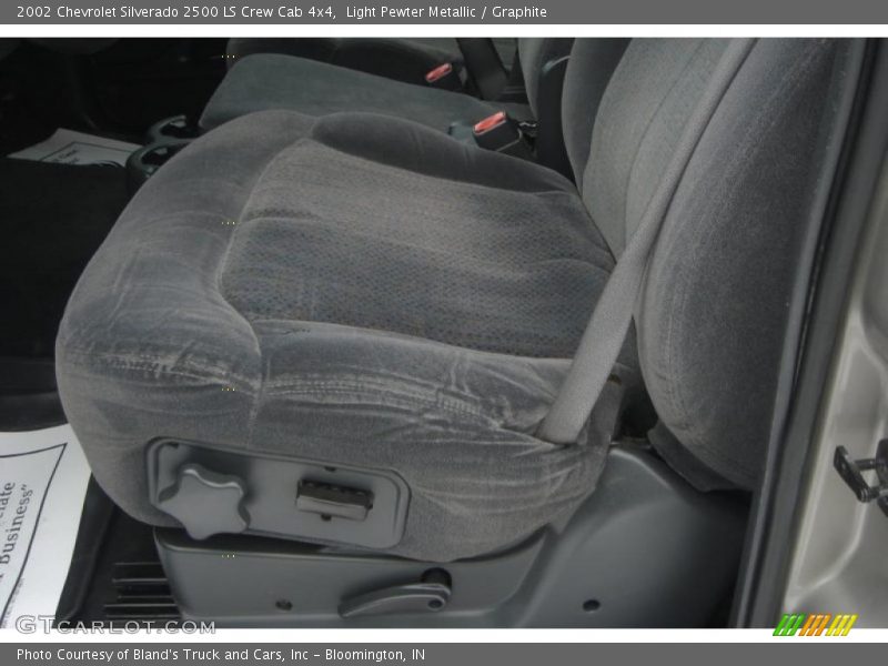 Light Pewter Metallic / Graphite 2002 Chevrolet Silverado 2500 LS Crew Cab 4x4