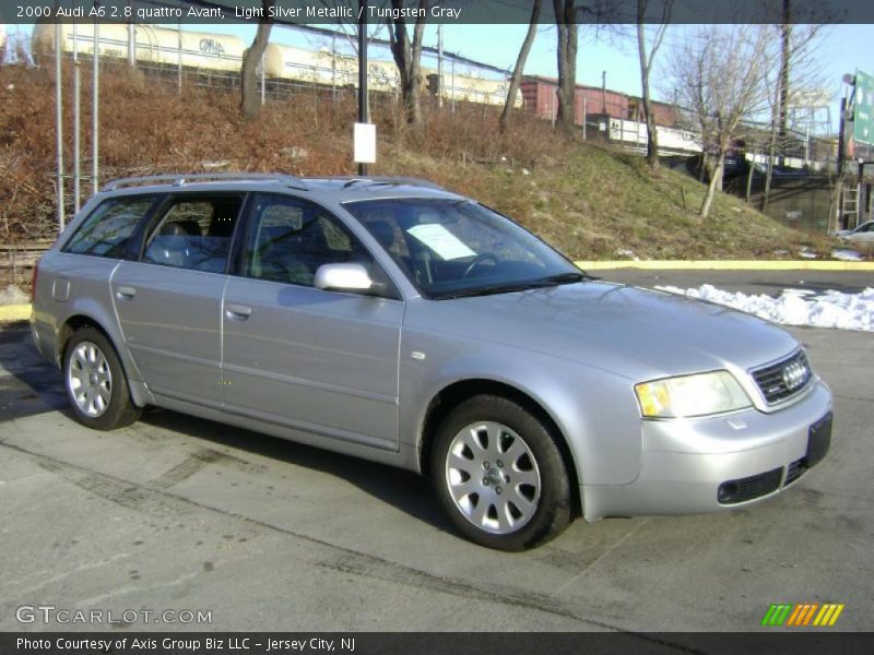Front 3/4 View of 2000 A6 2.8 quattro Avant