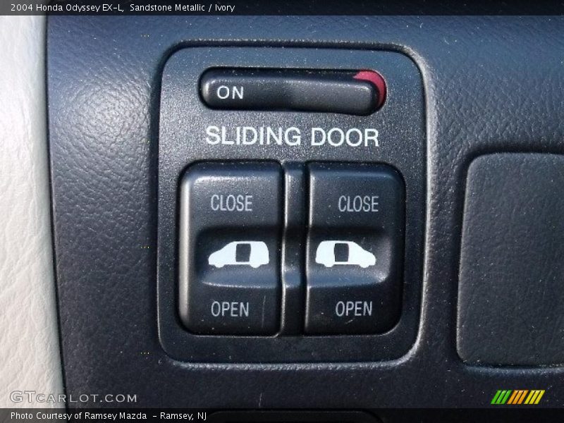 Sandstone Metallic / Ivory 2004 Honda Odyssey EX-L