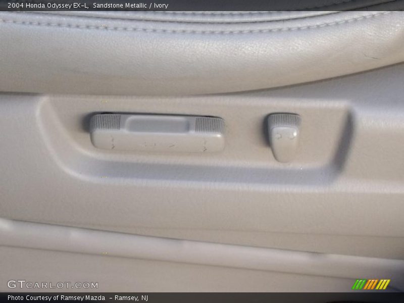 Sandstone Metallic / Ivory 2004 Honda Odyssey EX-L