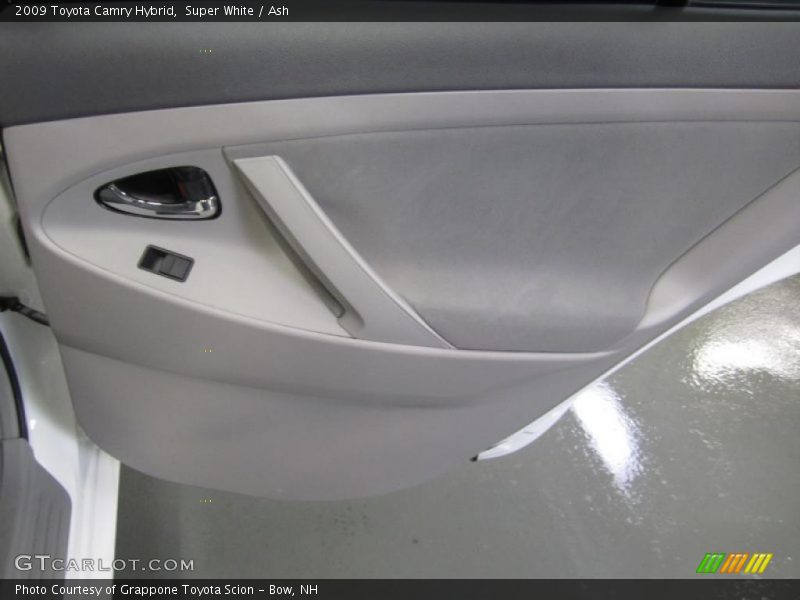Super White / Ash 2009 Toyota Camry Hybrid
