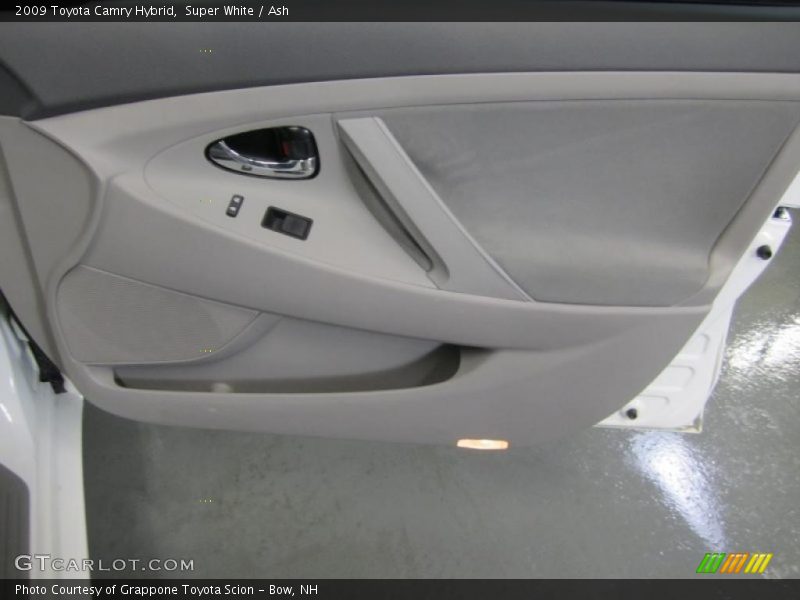 Super White / Ash 2009 Toyota Camry Hybrid