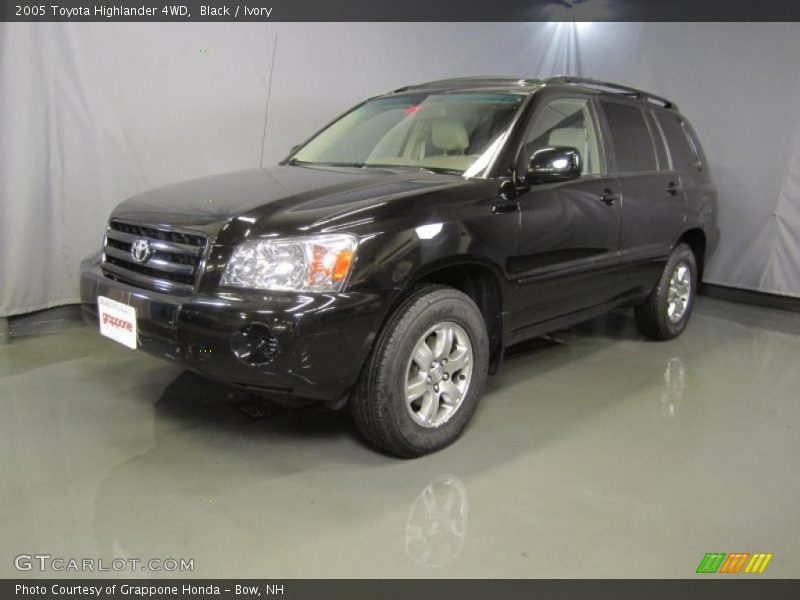 Black / Ivory 2005 Toyota Highlander 4WD