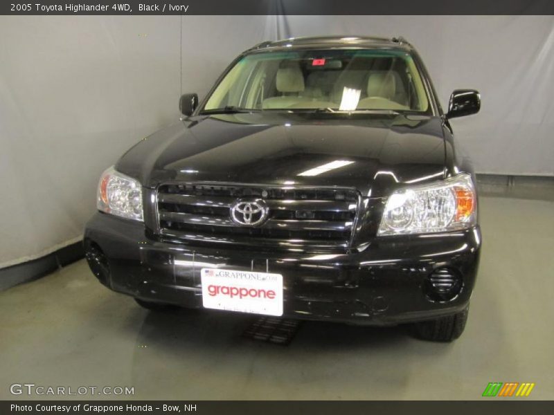 Black / Ivory 2005 Toyota Highlander 4WD