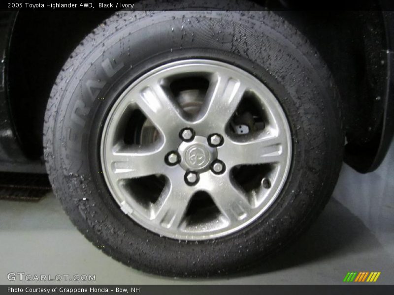 Black / Ivory 2005 Toyota Highlander 4WD