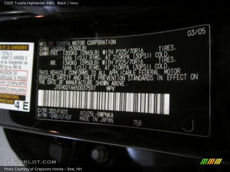 Black / Ivory 2005 Toyota Highlander 4WD