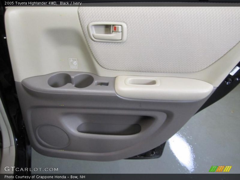 Black / Ivory 2005 Toyota Highlander 4WD