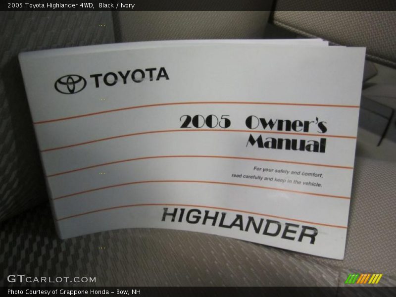 Black / Ivory 2005 Toyota Highlander 4WD