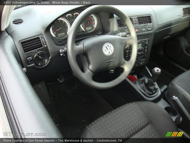 Wheat Beige Metallic / Black 2005 Volkswagen Jetta GL Sedan