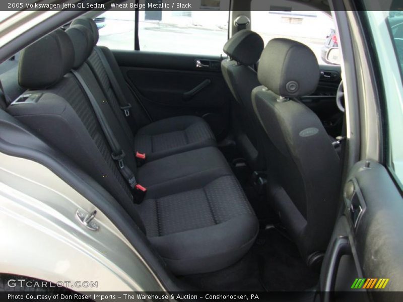 Wheat Beige Metallic / Black 2005 Volkswagen Jetta GL Sedan